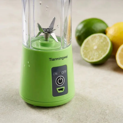 Mini Juicer Blender,Electric Juicer Bottle For Smoothies and Juices, Mixer